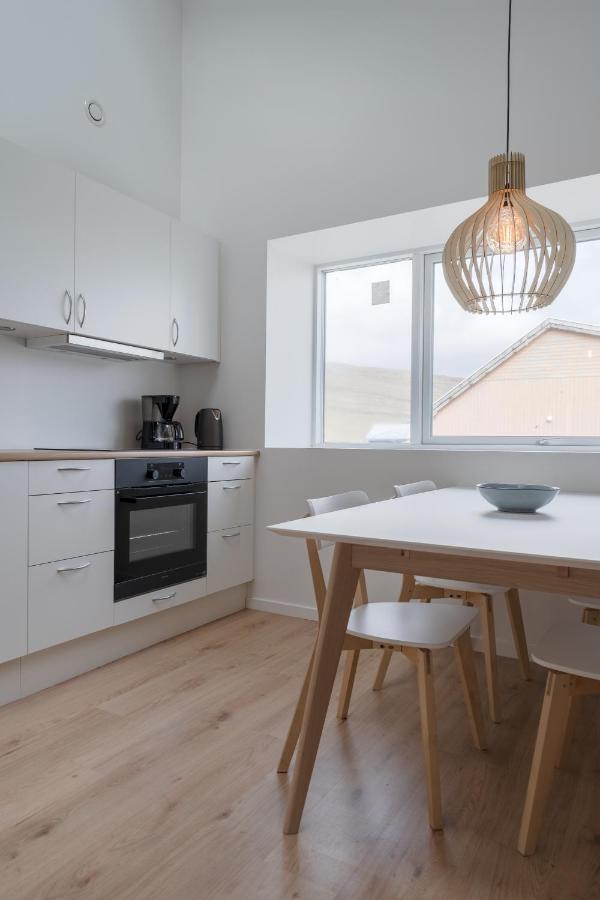 Studio Apartments Close To Airport Mithvagur Екстер'єр фото