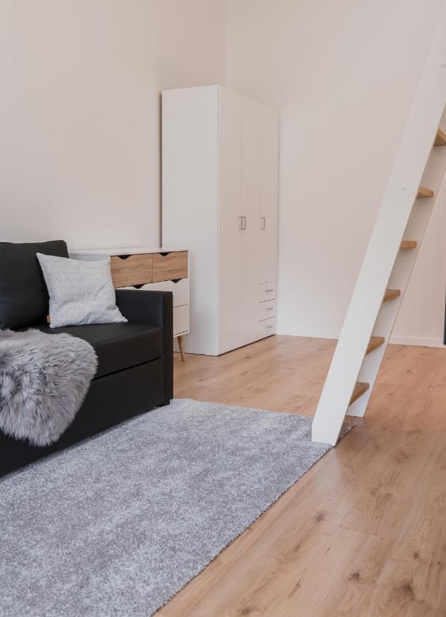 Studio Apartments Close To Airport Mithvagur Екстер'єр фото